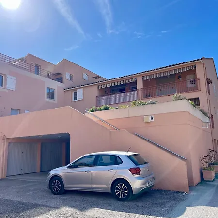 Joli En Bordure De A 15 Minutes Du Port De * Bandol